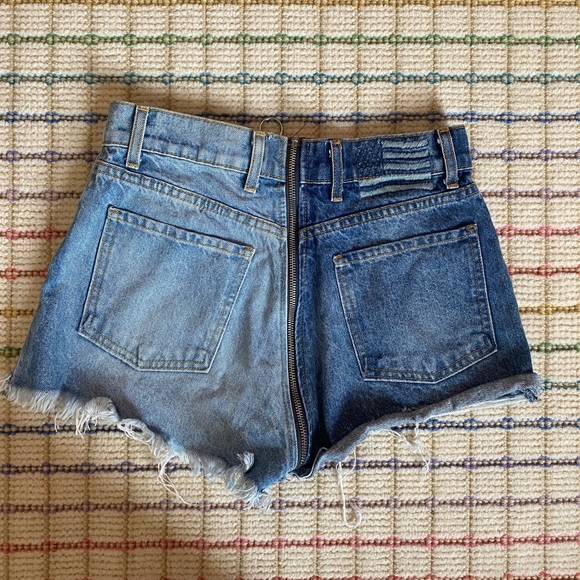 REVICE TWO TONE FULL ZIPPER DENIM SHORTS: size 27 - Picture 4 of 7